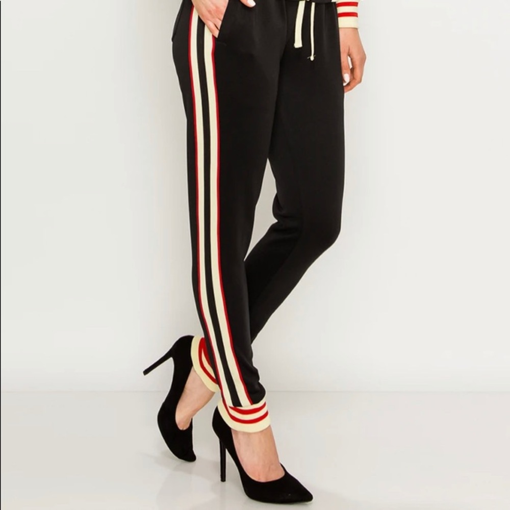 NWT Joggers by Victorious . Size M.